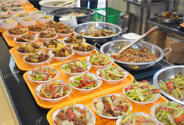 選對食堂承包企業(yè)，標準化公司員工餐飲管理